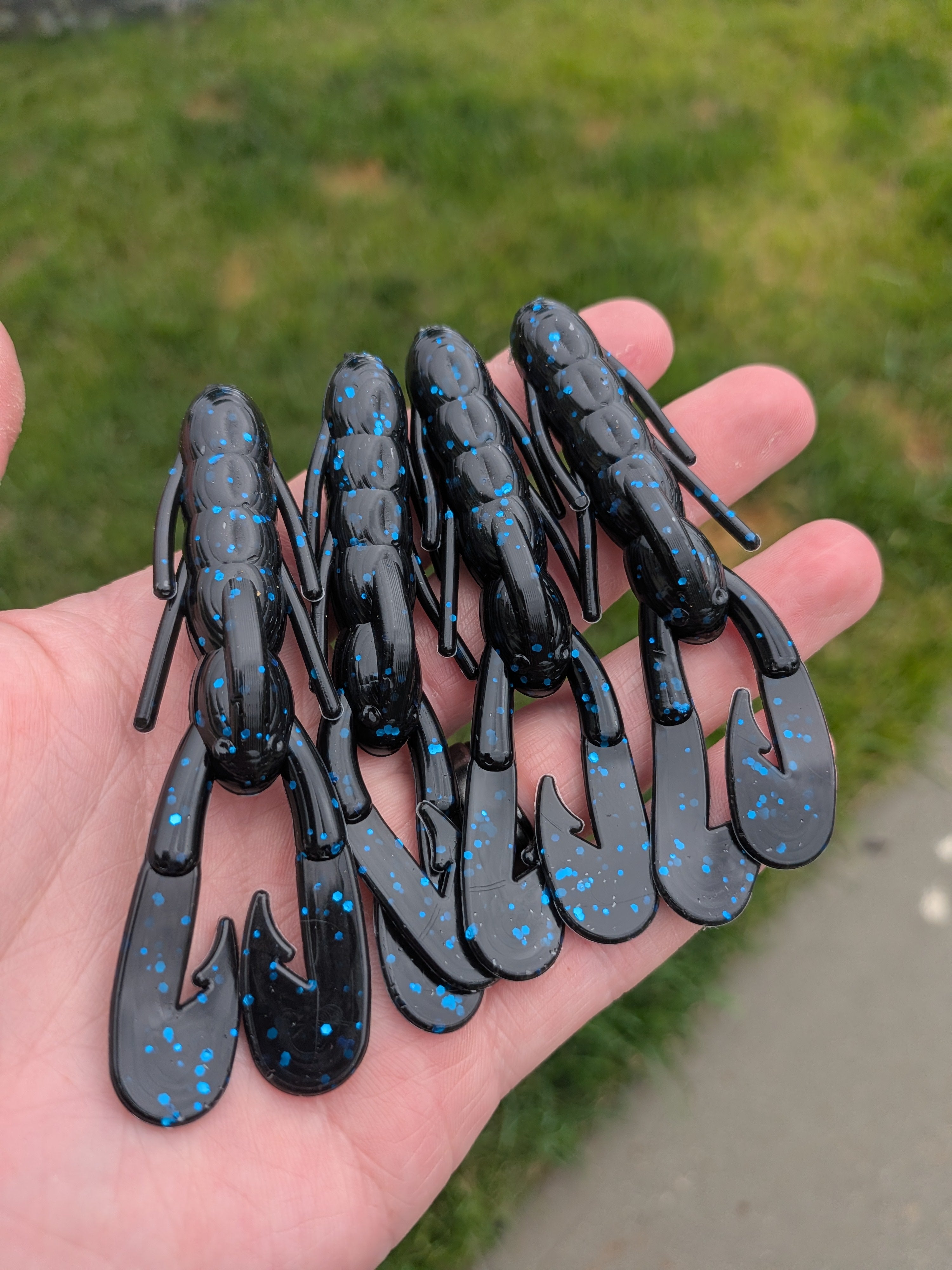 "Black and Blue" 3.5" Mauler Craw 8 Pack